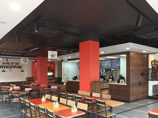 Restaurante Burger King en los Poblados Marítimos de Valencia, reforma de Grupo Remodela