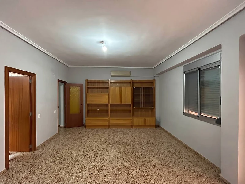 Vivienda entre medianeras en Puzol antes de la reforma